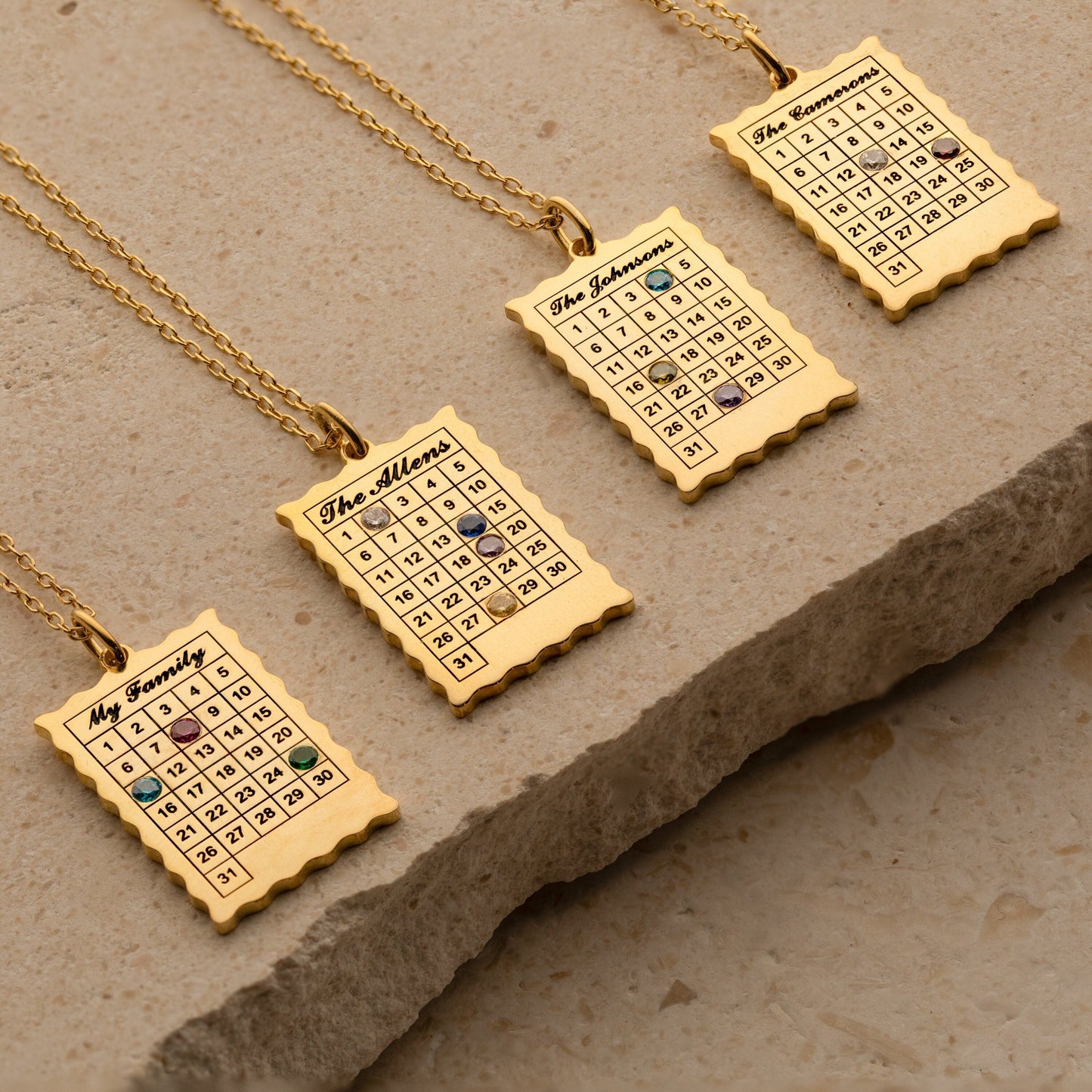 Collar con piedra de nacimiento de calendario