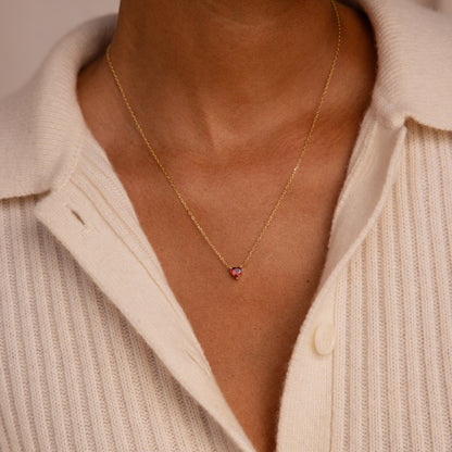 Collar con piedra de nacimiento de corazón