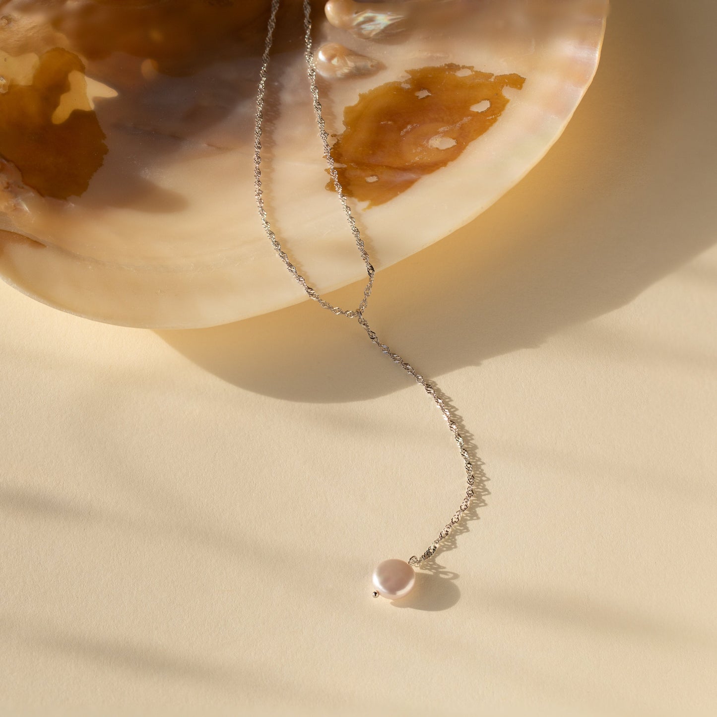 Collar de perlas con lazo en Y 
