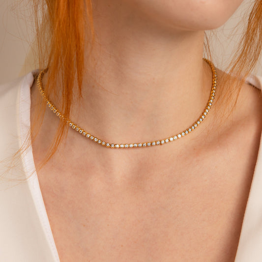 Collar de tenis con bisel de diamantes