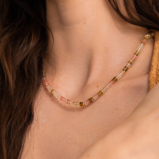 Collar de cuentas de cuarzo rosa 