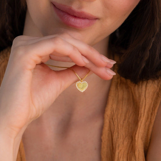 Collar de corazón con huella dactilar pavé