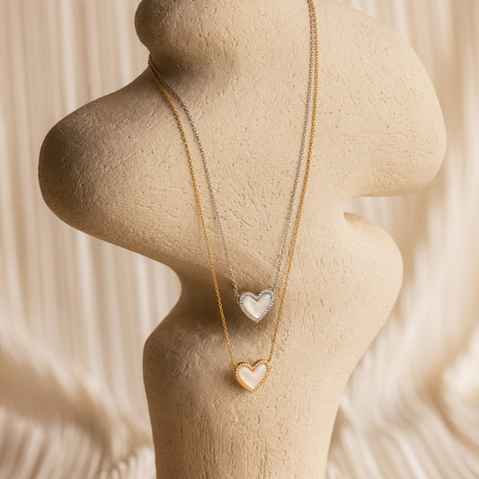Collar de corazón de nácar pavé