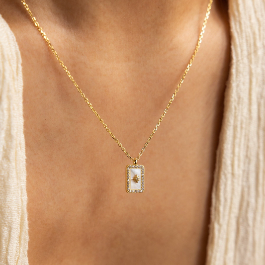 Collar de estrella del norte con perla pavé