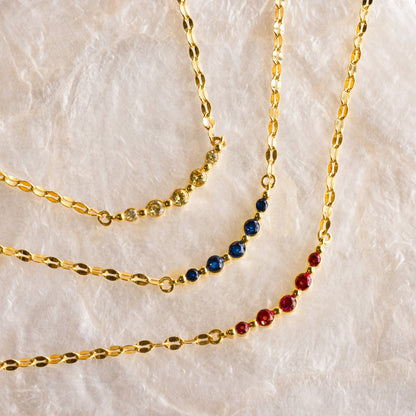Collar de encaje con piedra de nacimiento