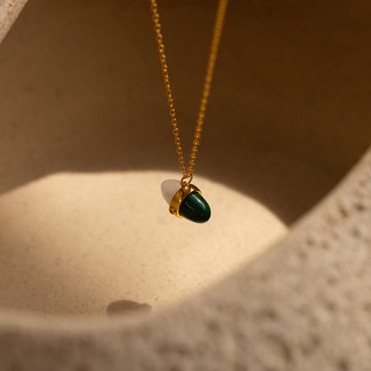 Collar de malaquita y piedra lunar