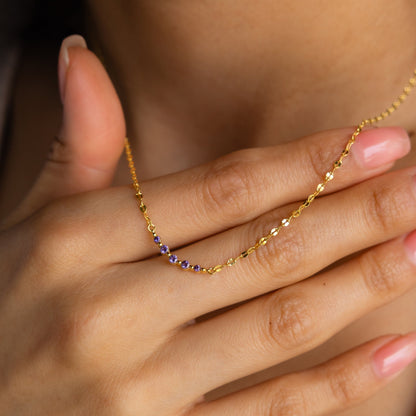 Collar de encaje con piedra de nacimiento