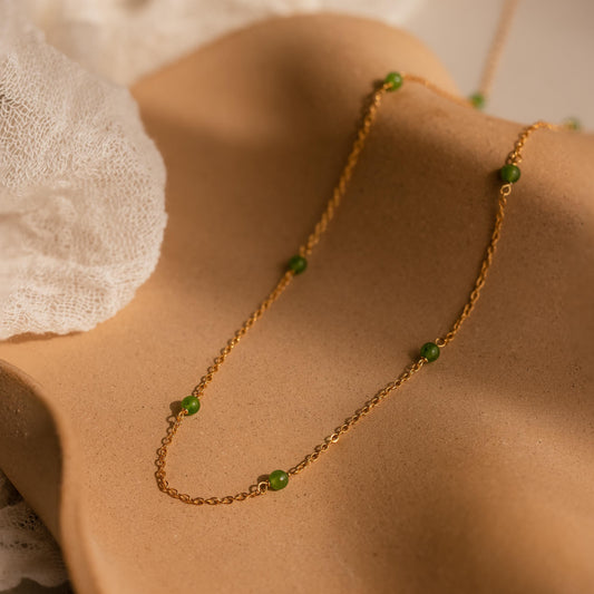 Delicado collar de jade