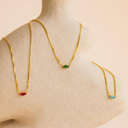 Delicado collar con piedra de nacimiento de marquesa