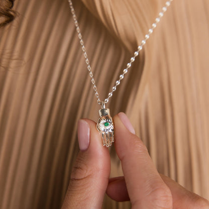 Collar de mano con piedra de nacimiento y mal de ojo