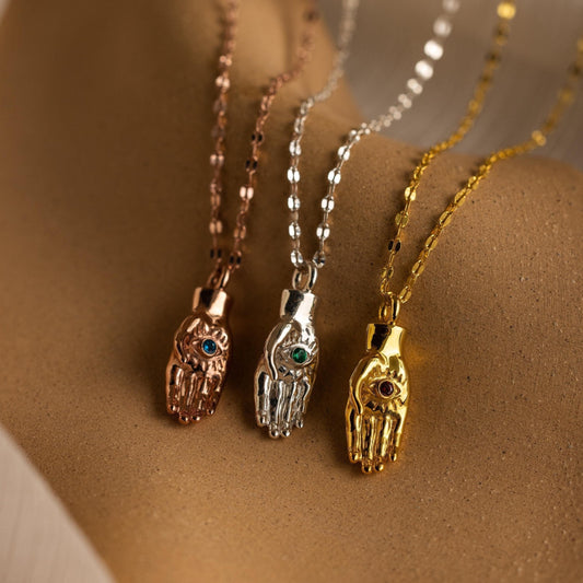Collar de mano con piedra de nacimiento y mal de ojo