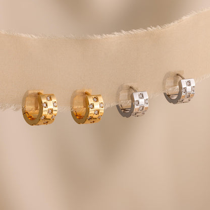 Huggies mit Pavé-Karierung