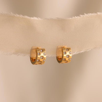 Huggies mit Pavé-Karierung