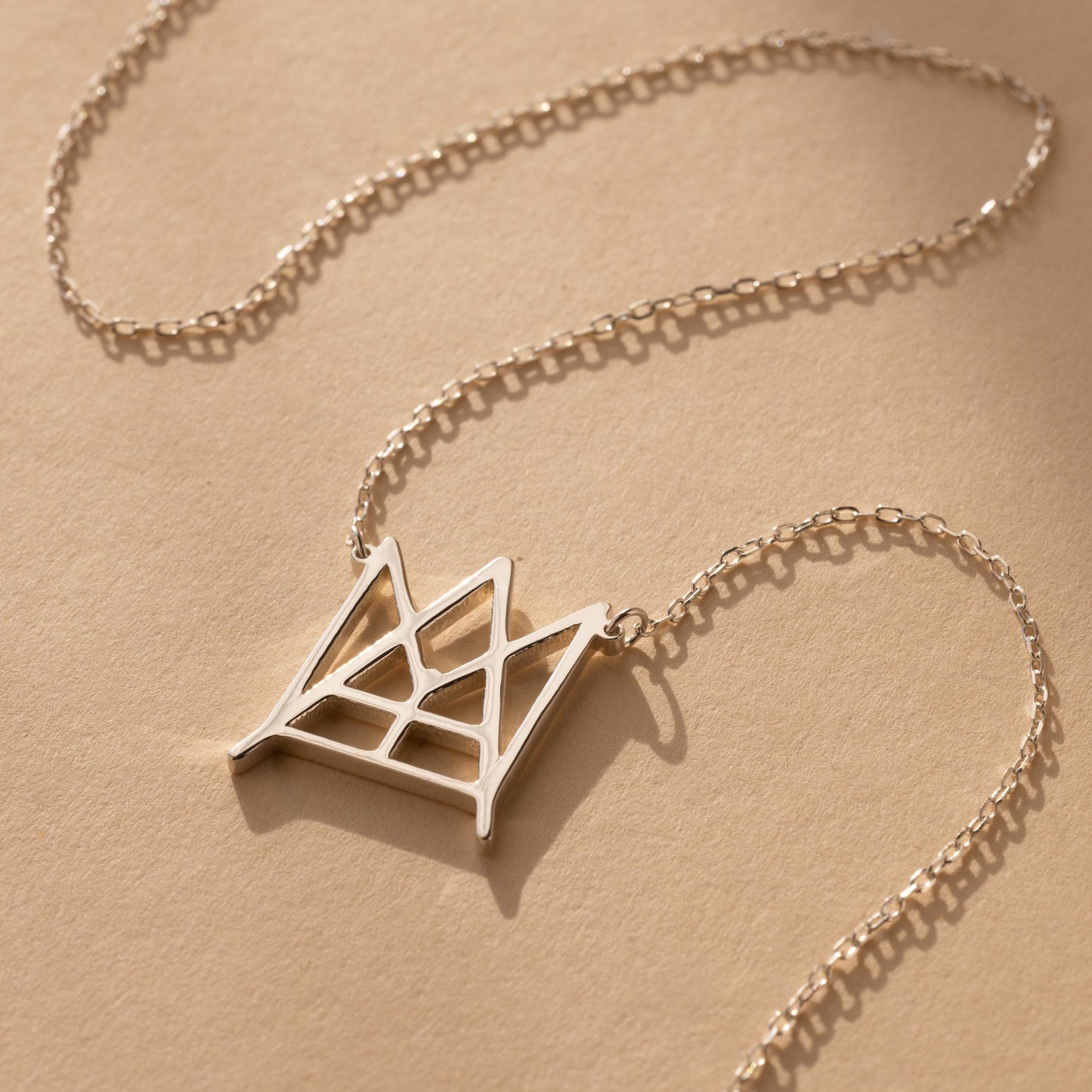 Collar con monograma de nombre moderno