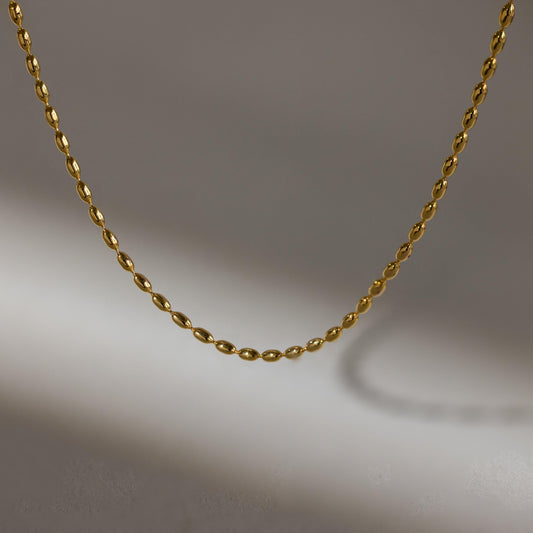Collar de cuentas ovaladas