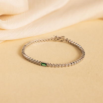 Pulsera de tenis con esmeralda baguette