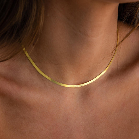 Collar con nombre grabado en espiga
