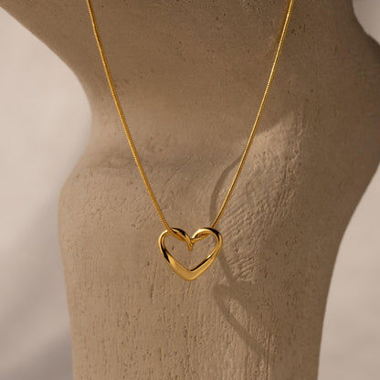 Collar de nudo de corazón