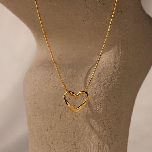 Collar de nudo de corazón