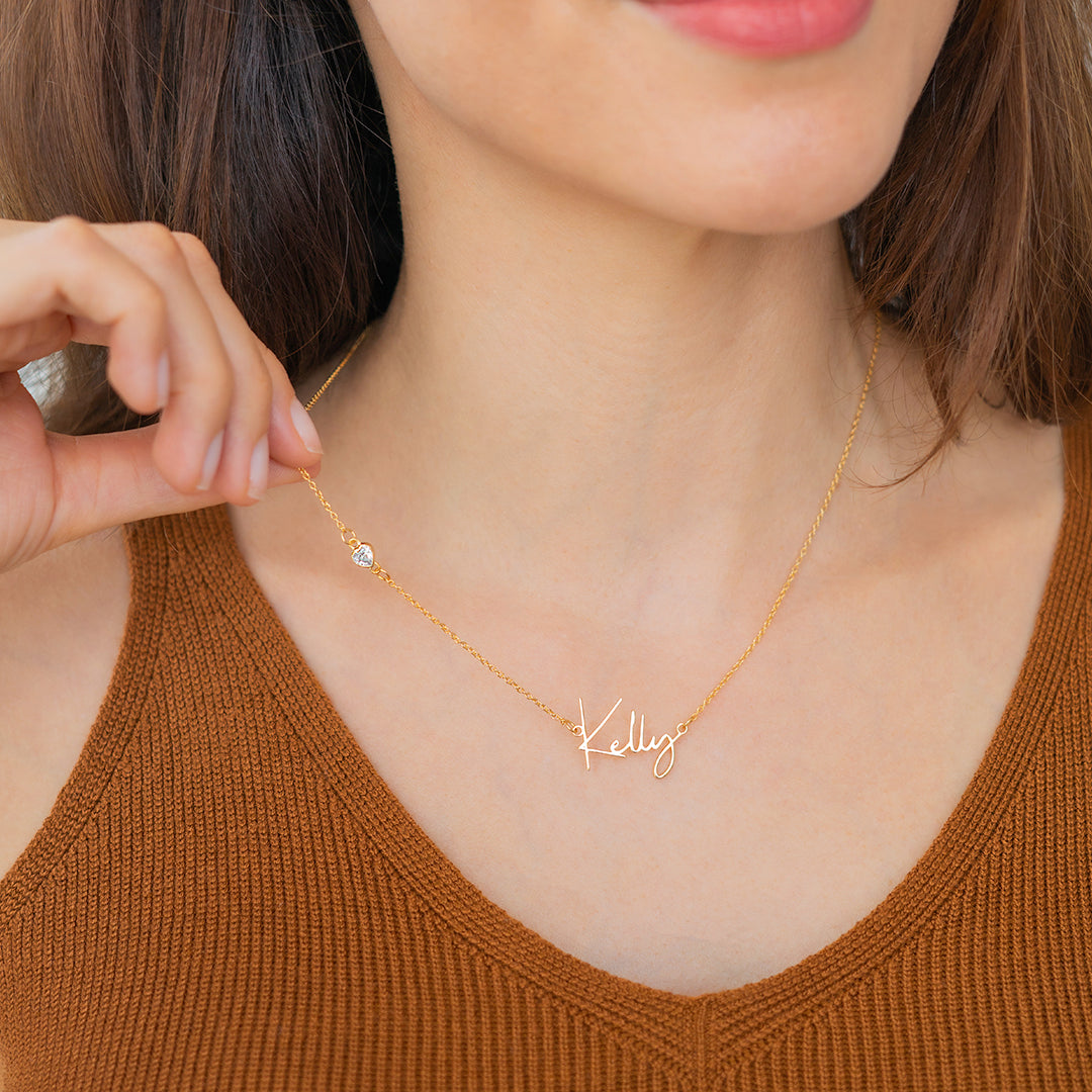 Moderne Namenskette mit Herz-Diamant-Akzent