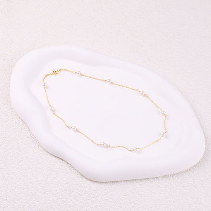 Halsband mit zehn Perlen 